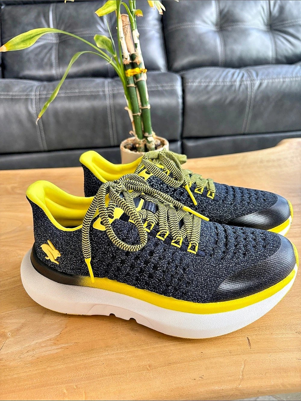 Rabbit Dream Chaser Women's Athletic Shoes Navy Blue & Yellow US 6.5 New